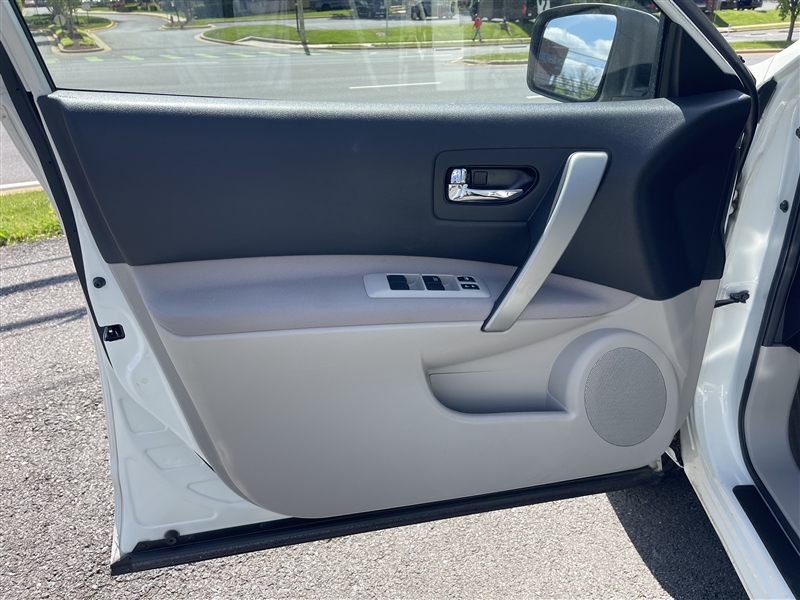 2010 Nissan Rogue SL - Photo 11